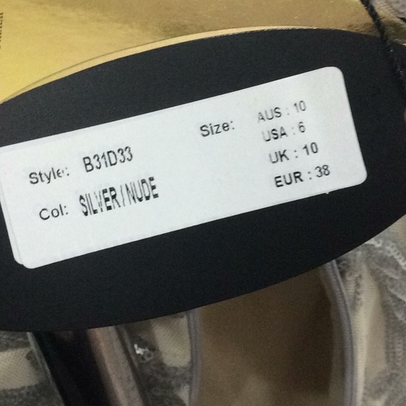 Dress - Picture 7 of 8